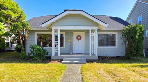 Photo of 513 W 2nd Street, Aberdeen, WA 98520 (MLS # 2583212)