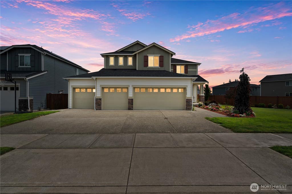 Photo of 30180 60th Avenue S, Auburn, WA 98001 (MLS # 2559077)
