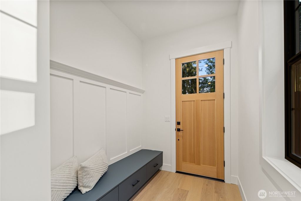 Photo of 16656 NE 12th Street, Bellevue, WA 98008 (MLS # 2479902)