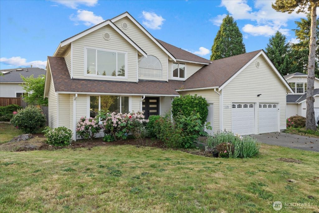 Photo of 11206 SE 219th Place, Kent, WA 98031 (MLS # 2531371)