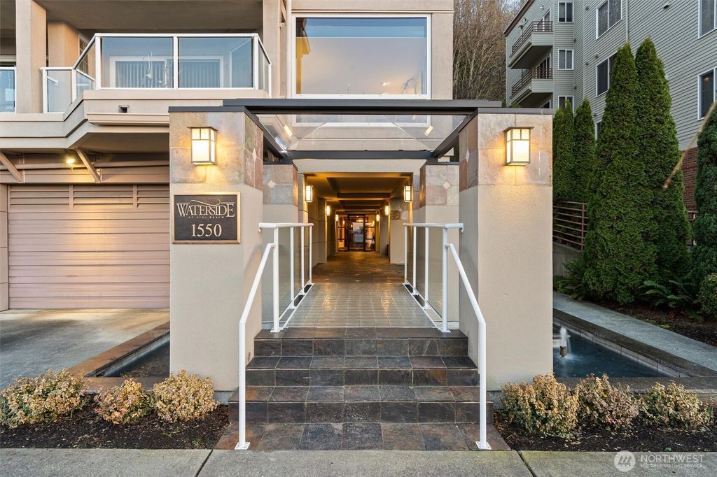 Photo of 1550 Alki Avenue SW #302, Seattle, WA 98116 (MLS # 2473414)