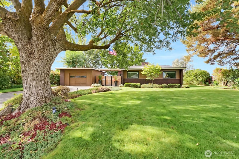 614 N Crestview Drive