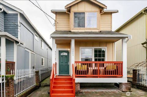 Photo of 10047 17th Avenue SW, Seattle, WA 98146 (MLS # 2506287)