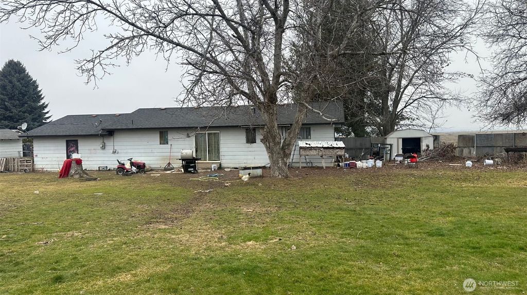 Photo of 610 Bailie Boulevard, Mesa, WA 99343 (MLS # 2476644)