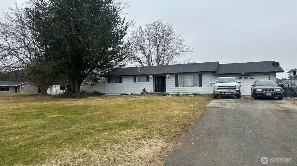 Photo of 610 Bailie Boulevard, Mesa, WA 99343 (MLS # 2476644)