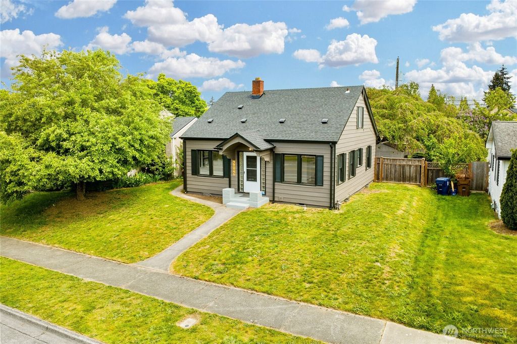 Photo of 5005 Yakima Avenue, Tacoma, WA 98408 (MLS # 2520960)
