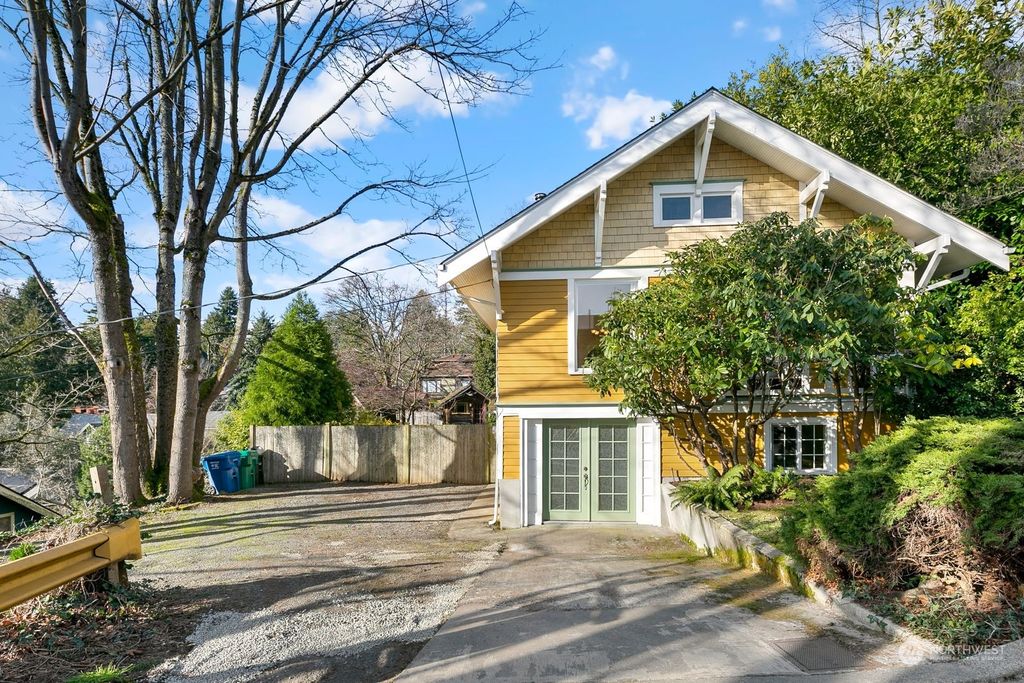 Photo of 512 N Bowdoin Place, Seattle, WA 98103 (MLS # 2207511)