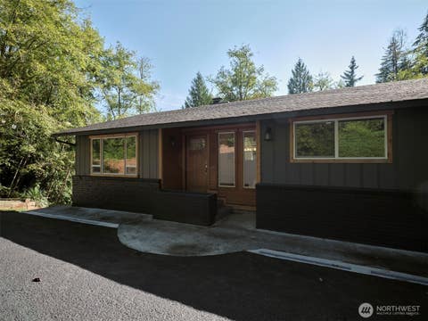 Photo of 209 Sunset Drive, Longview, WA 98632 (MLS # 2571670)