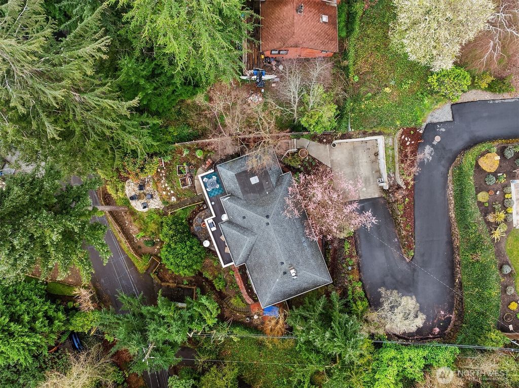 Photo of 15828 25th Avenue SW, Burien, WA 98166 (MLS # 2493676)