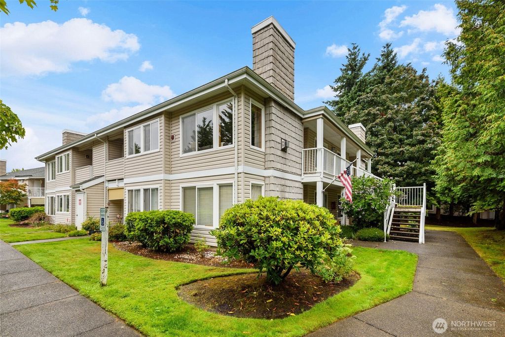Photo of 11130 SE 208th Street #D203, Kent, WA 98031 (MLS # 2417516)