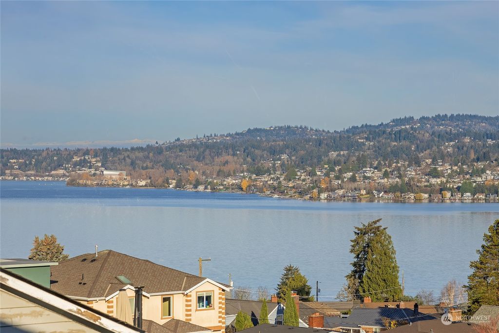 Photo of 7820 S 112th St St, Seattle, WA 98178 (MLS # 2314715)