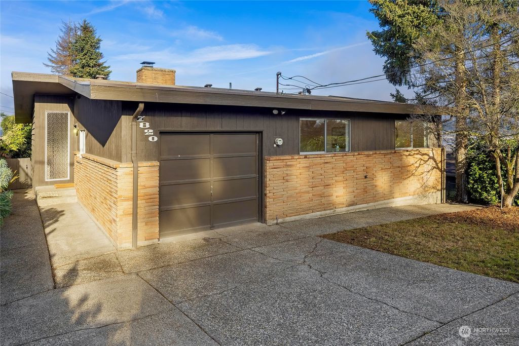 Photo of 7820 S 112th St St, Seattle, WA 98178 (MLS # 2314715)