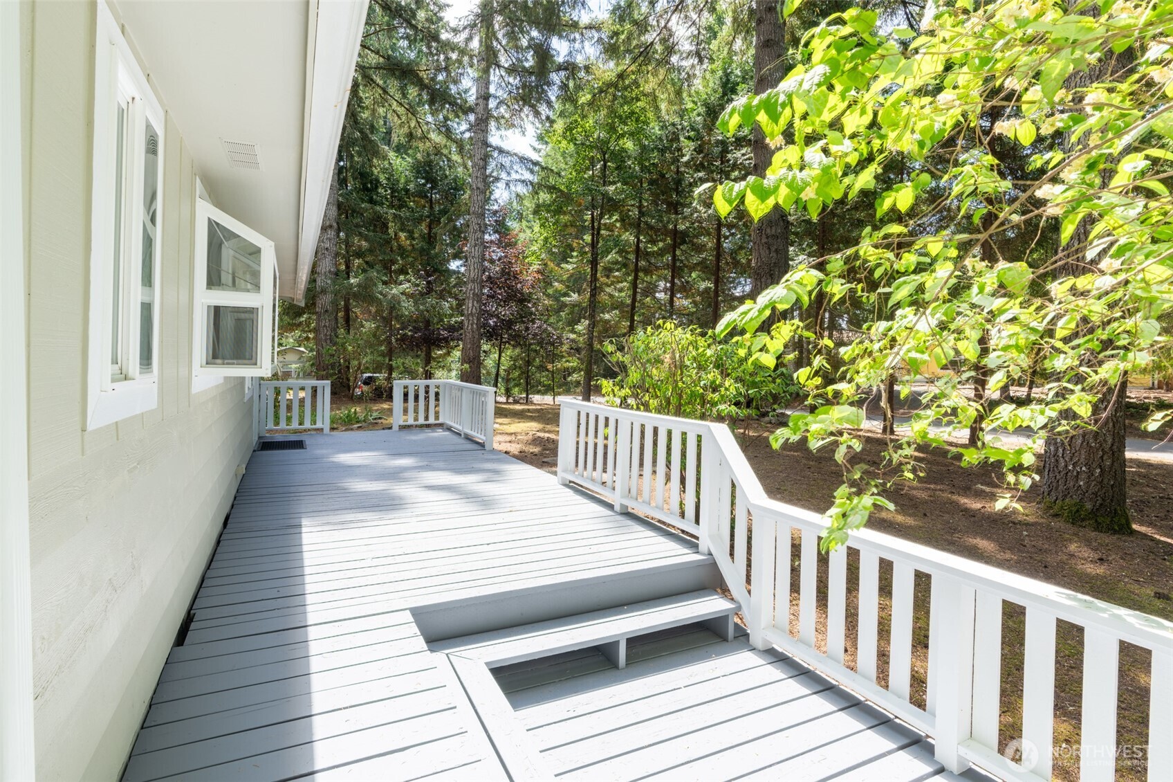 31 SE Clematis Court
