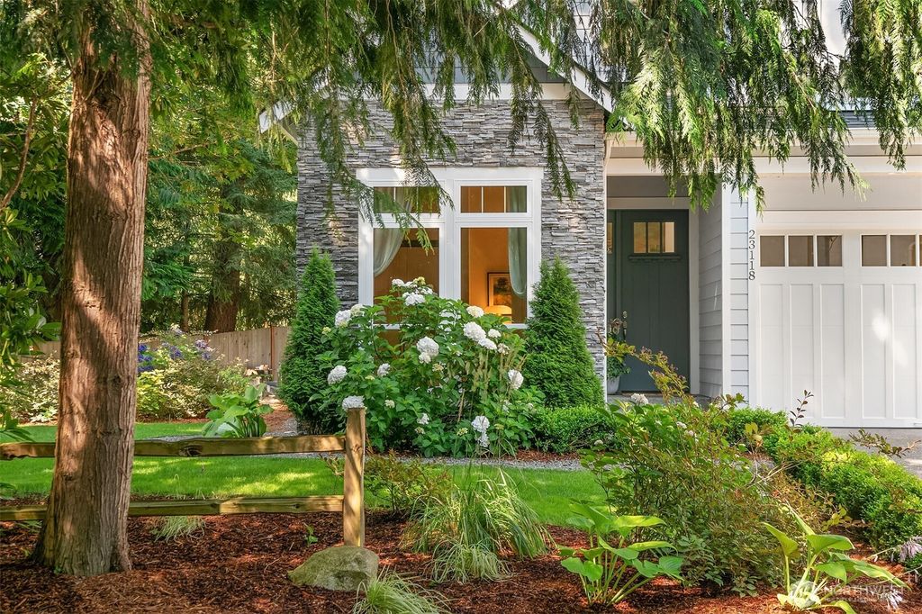 Photo of 23118 3rd Ave SE Ave, Bothell, WA 98021 (MLS # 2406641)