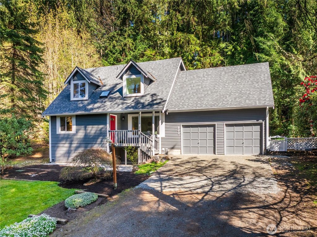Photo of 20017 Locust Way, Lynnwood, WA 98036 (MLS # 2524169)