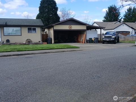 Photo of 1110 22nd Street Pl NW, Puyallup, WA 98371 (MLS # 2511614)