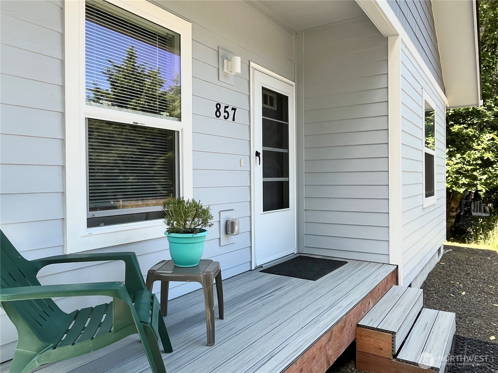 857 Vagabond Avenue SW