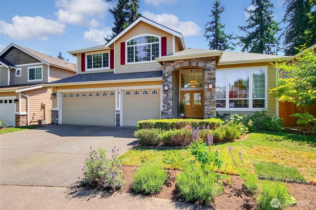Photo of 4 148 Place SW, Lynnwood, WA 98087 (MLS # 2494387)