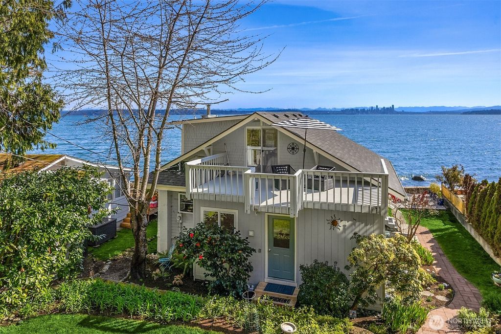 Photo of 5430 Rockaway Beach Road NE, Bainbridge Island, WA 98110 (MLS # 2499784)