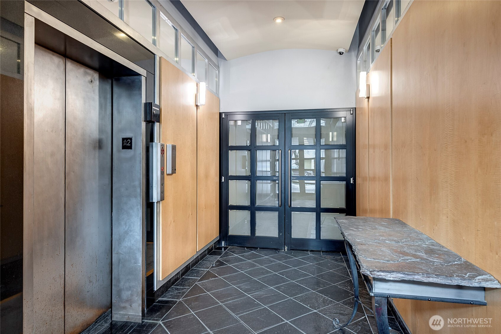 1000 Union Street 202