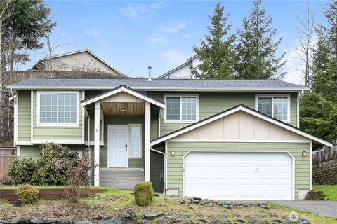Photo of 1417 200th Street Ct E, Spanaway, WA 98387 (MLS # 2447440)