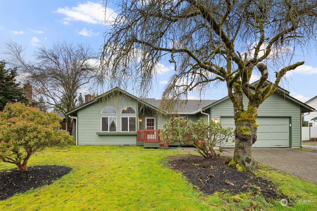 Photo of 5008 136th Place NE, Marysville, WA 98271 (MLS # 2317726)
