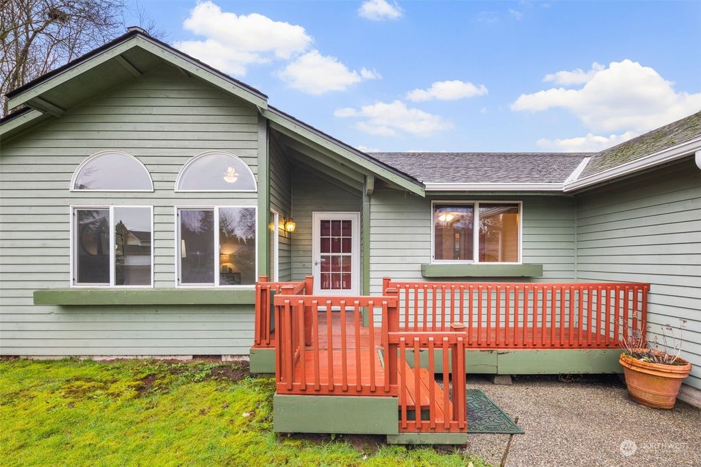 Photo of 5008 136th Place NE, Marysville, WA 98271 (MLS # 2317726)