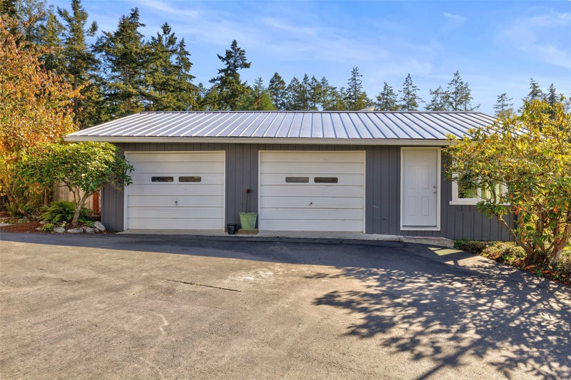 2681 NE Mountain View Drive