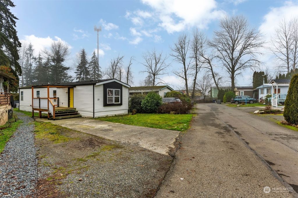 Photo of 1919 196th Street SW #23, Lynnwood, WA 98036 (MLS # 2323336)