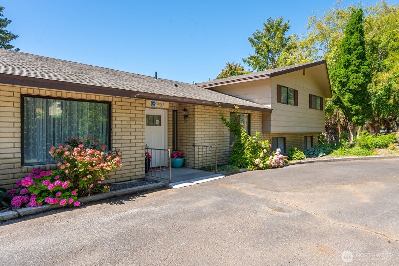 5255 NW Painted Hills Drive