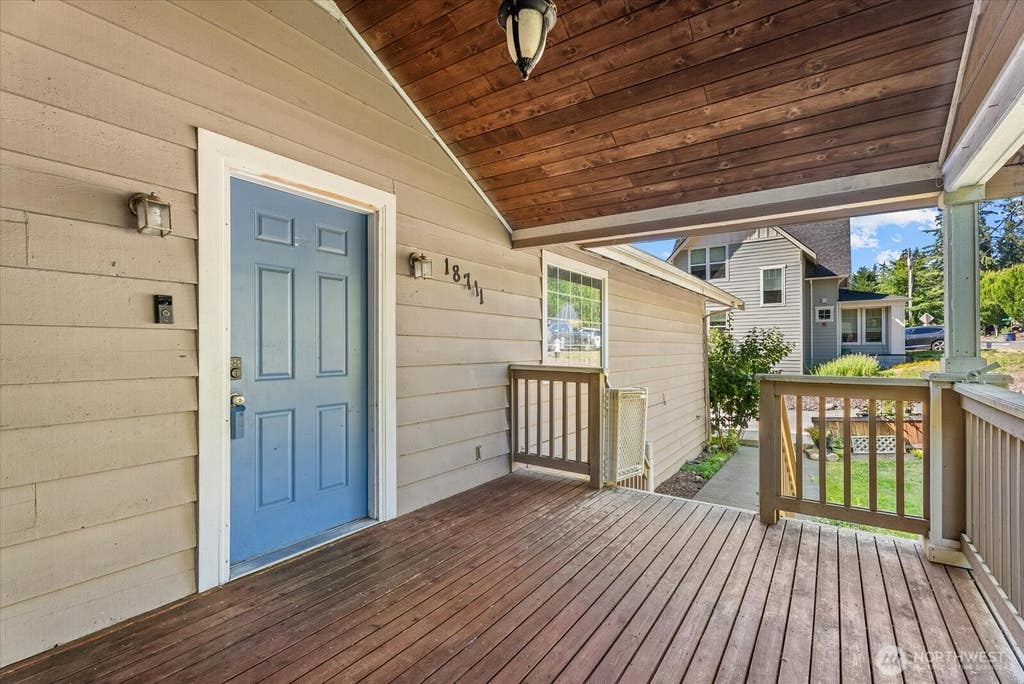 Photo of 18711 82nd Avenue NE, Kenmore, WA 98028 (MLS # 2568977)