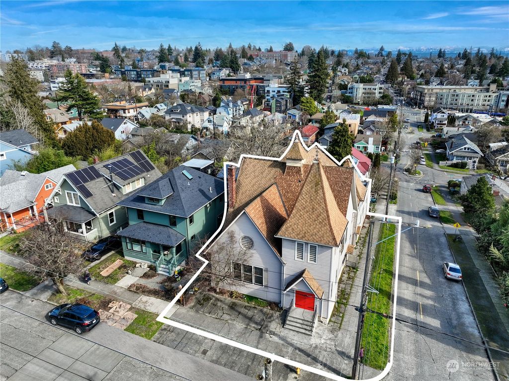 Photo of 4000 Whitman Avenue N, Seattle, WA 98103 (MLS # 2203073)