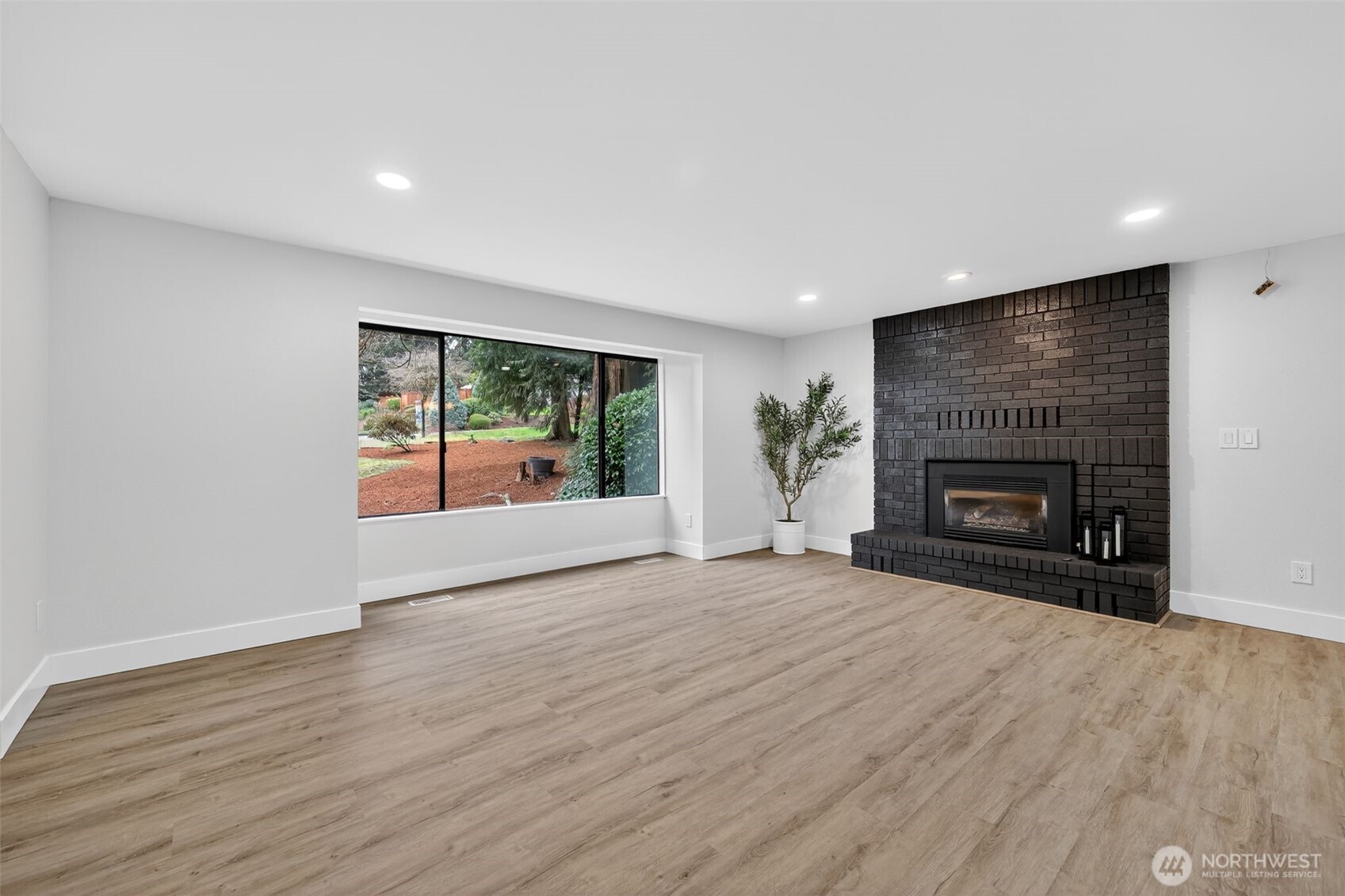 8627 29th Street Ct E