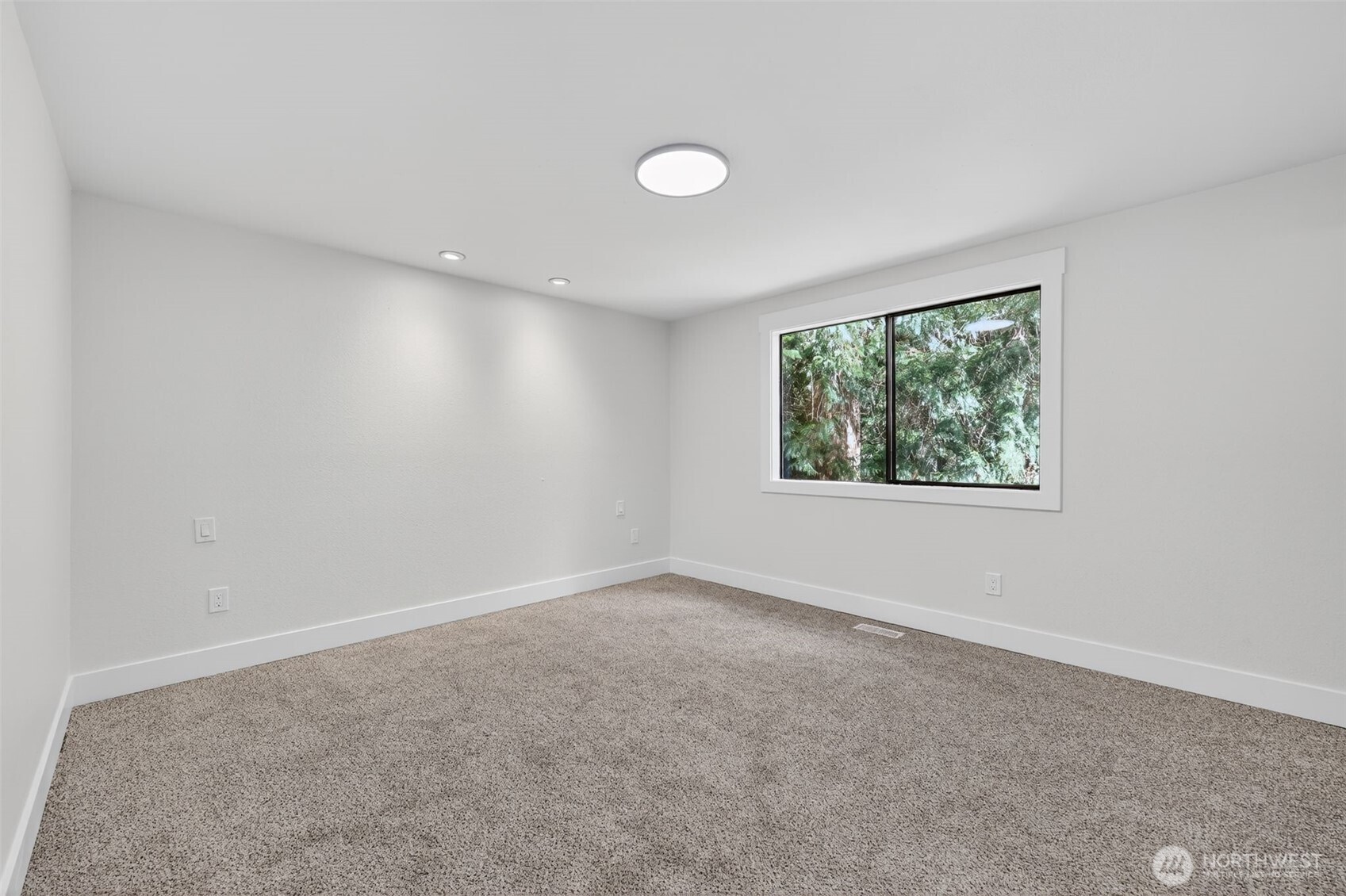 8627 29th Street Ct E