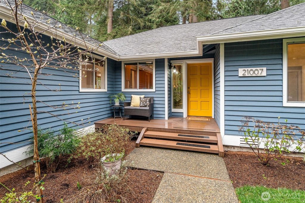 Photo of 21007 Pioneer Way, Edmonds, WA 98026 (MLS # 2487385)