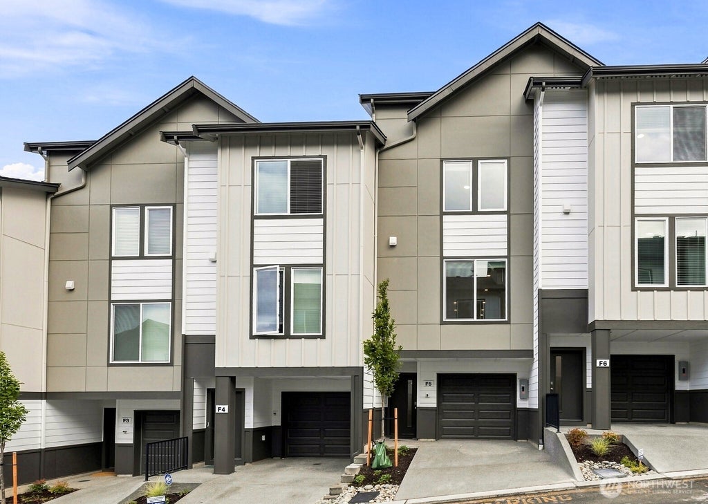 Photo of 16830 20th Avenue W #D7, Lynnwood, WA 98037 (MLS # 2543789)