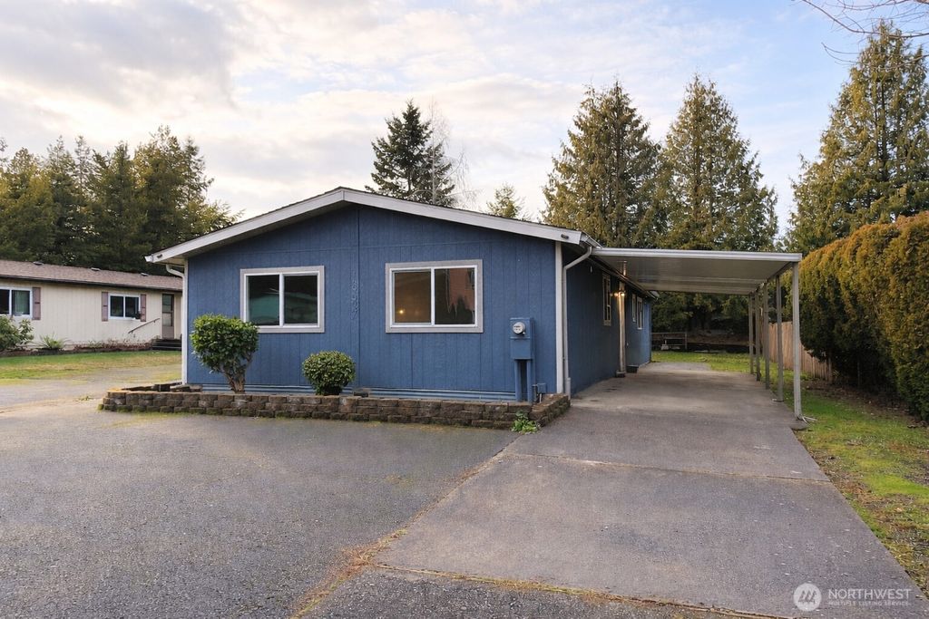 Photo of 18627 109th Avenue SE, Renton, WA 98055 (MLS # 2466175)