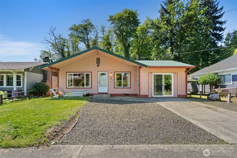 Photo of 1334 Larch Street, Raymond, WA 98577 (MLS # 2526702)