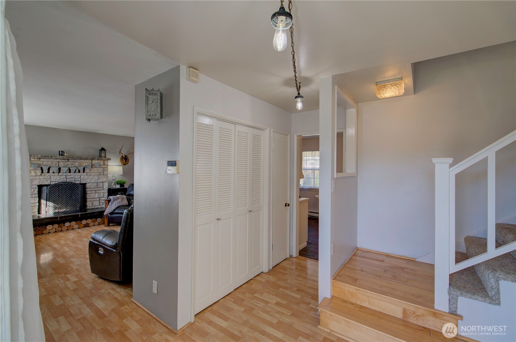 4200 N Place