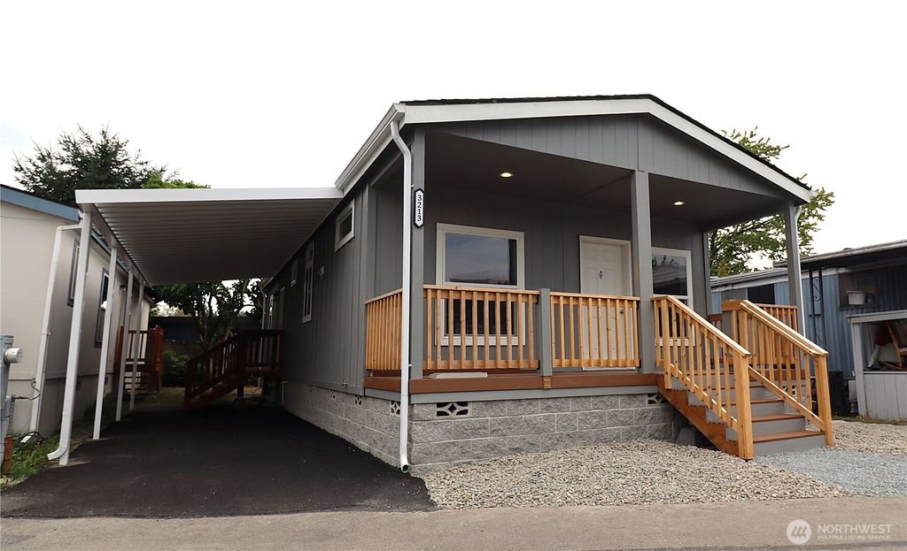 Photo of 3213 S 182nd Place #215, SeaTac, WA 98188 (MLS # 2435440)
