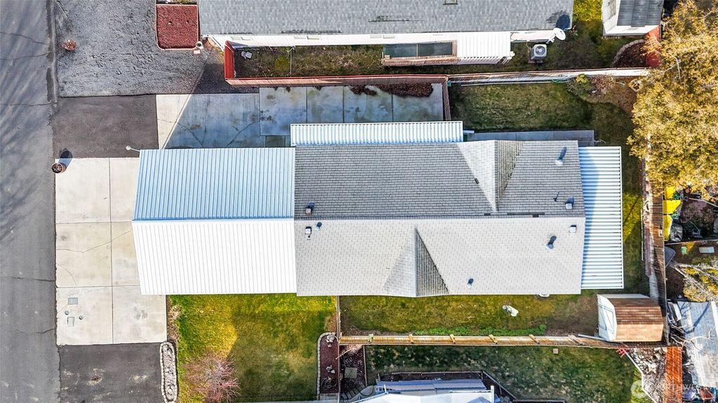 Photo of 3010 W Peninsula Drive #97, Moses Lake, WA 98837 (MLS # 2479573)