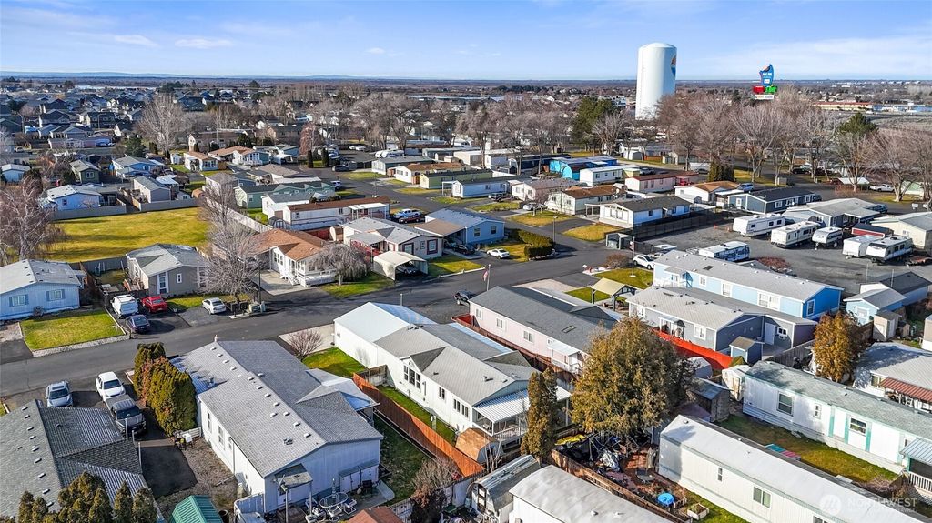 Photo of 3010 W Peninsula Drive #97, Moses Lake, WA 98837 (MLS # 2479573)