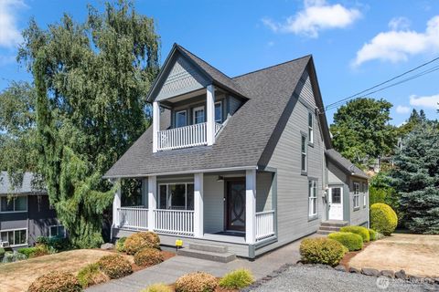 Photo of 160 S 1st Street, Kalama, WA 98625 (MLS # 2413964)