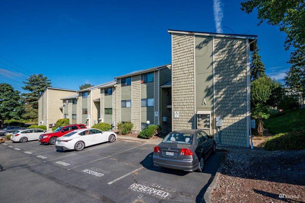 Photo of 2020 Grant Avenue S #A206, Renton, WA 98055 (MLS # 1984686)