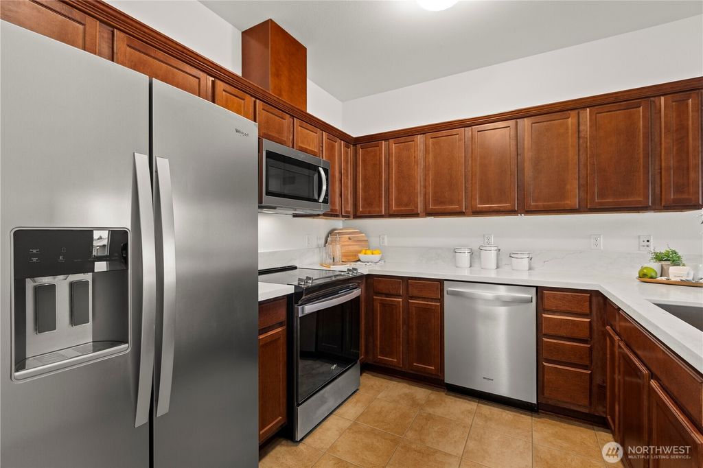 Photo of 1731 10TH Avenue NE #B215, Issaquah, WA 98029 (MLS # 2480902)