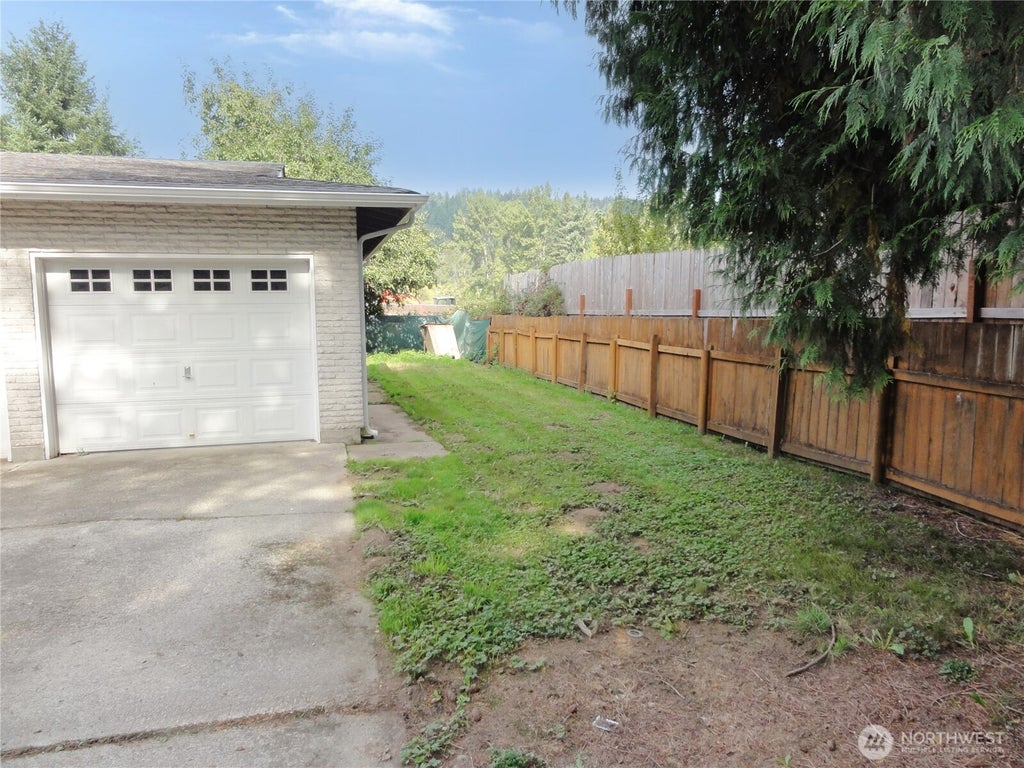 Photo of 11305 58th Street Ct E, Puyallup, WA 98372 (MLS # 2592876)