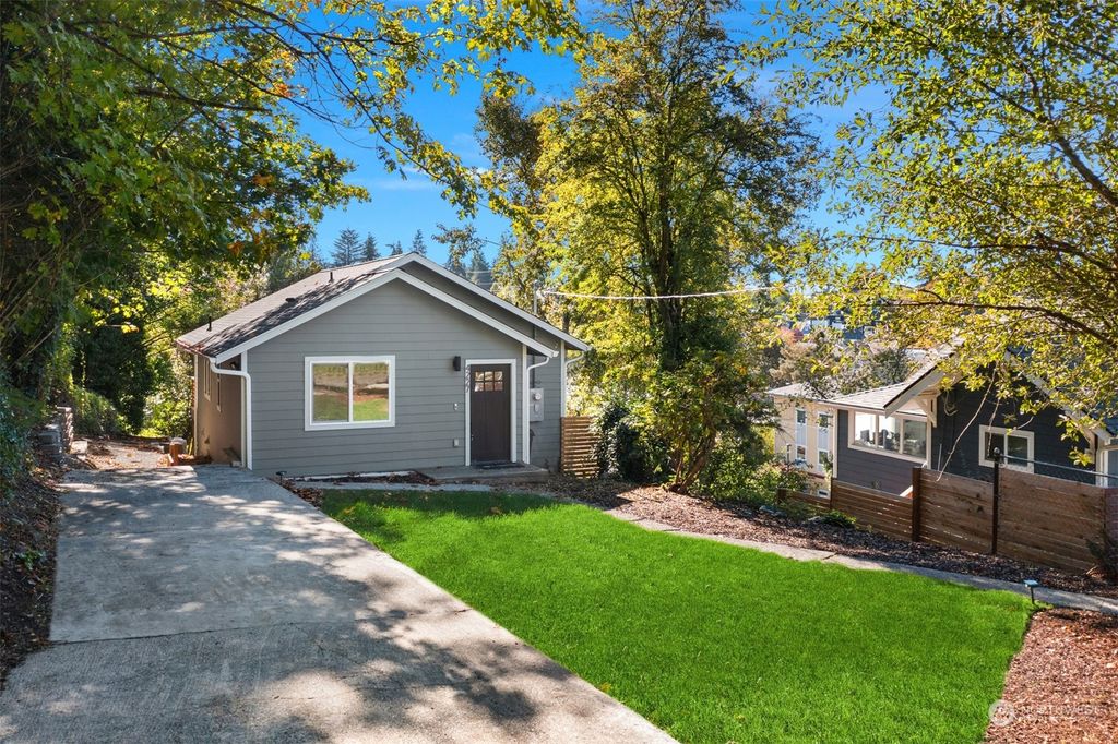 Photo of 4227 S Dawson Street, Seattle, WA 98118 (MLS # 2190829)