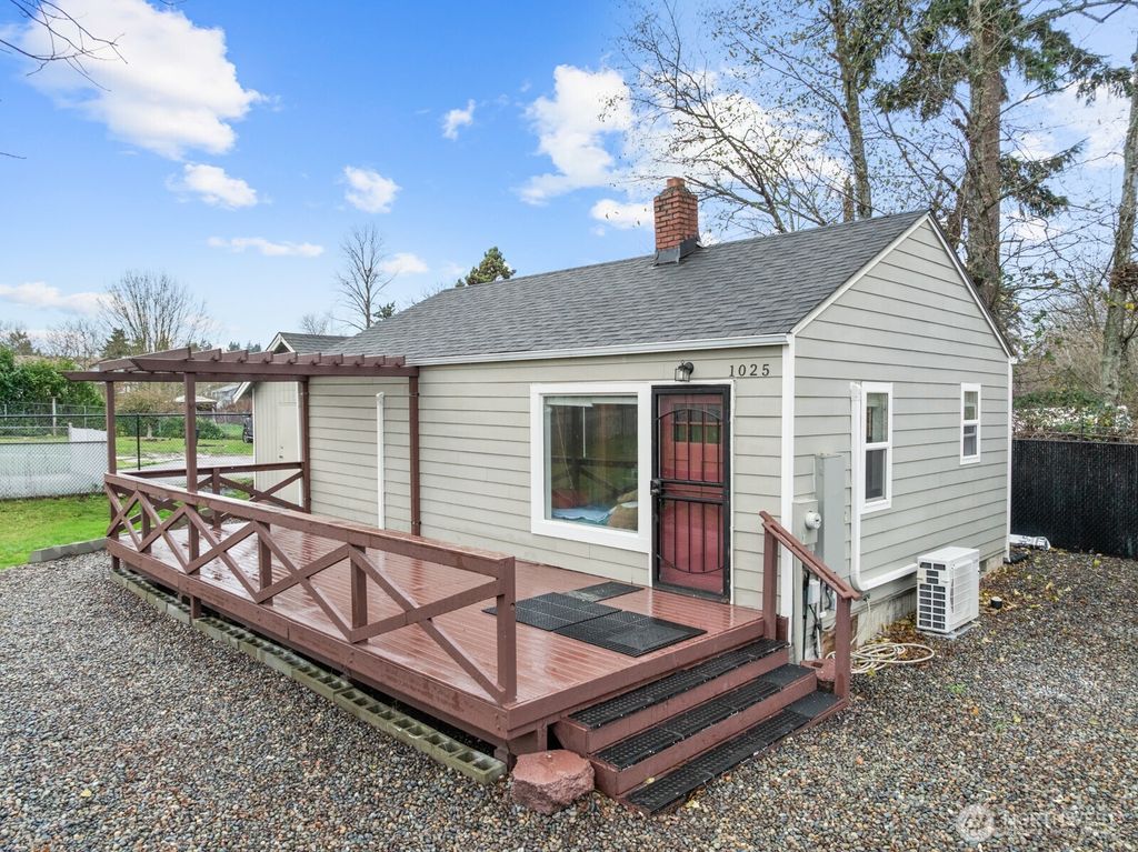 Photo of 1025 S 84th Street, Tacoma, WA 98444 (MLS # 2457700)