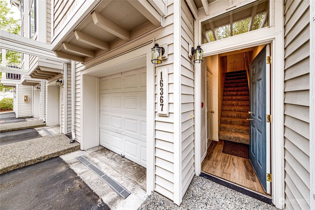 Photo of 16367 119th Ter NE Ter #31-4, Bothell, WA 98011 (MLS # 2157611)