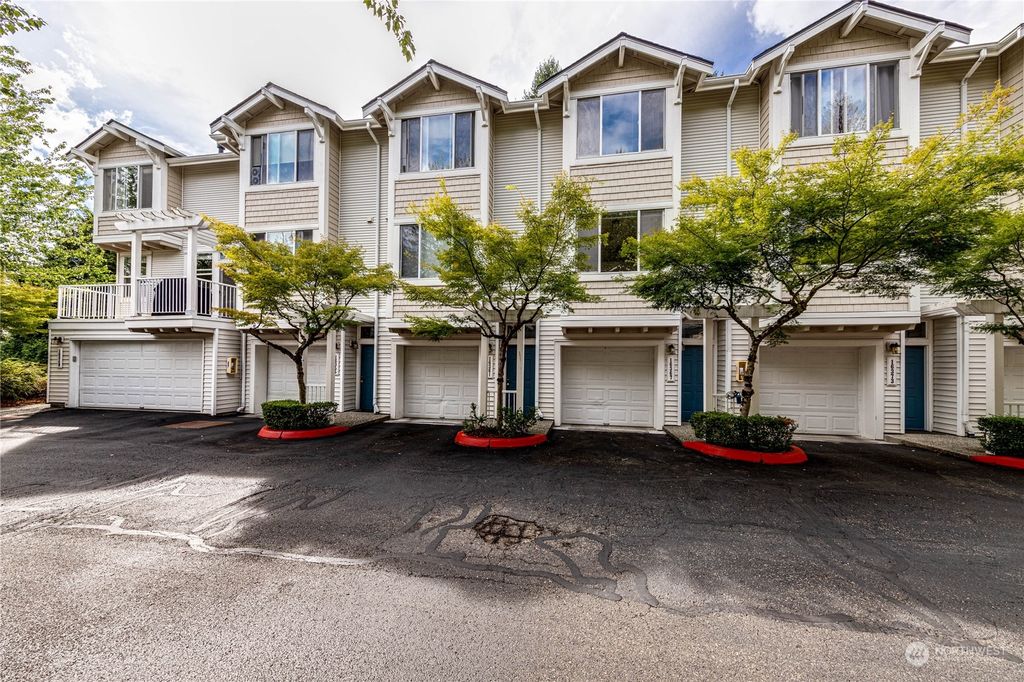 Photo of 16367 119th Ter NE Ter #31-4, Bothell, WA 98011 (MLS # 2157611)